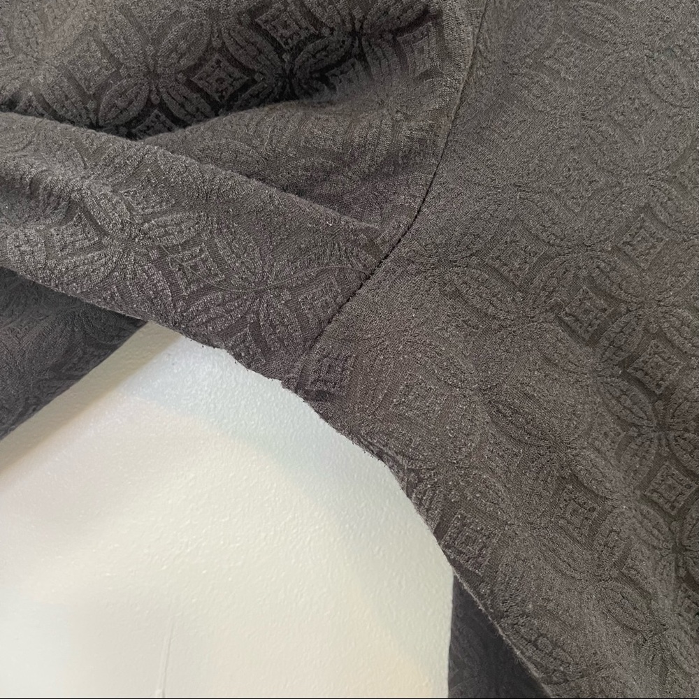 Diamond Pattern Capri Pants - Picture 5 of 13